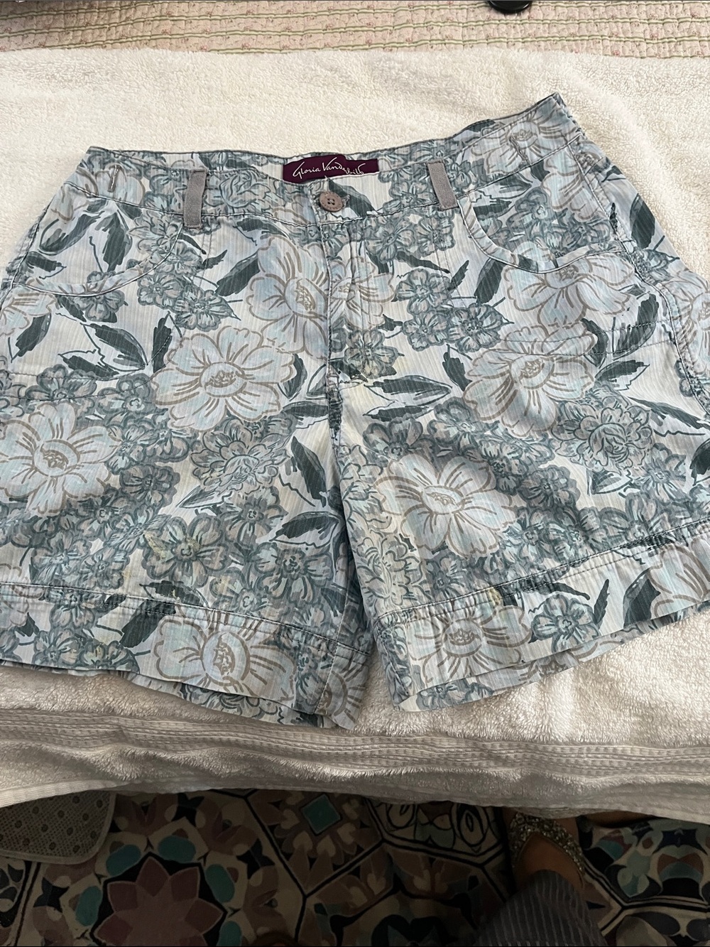 Gloria Vanderbilt Floral Cotton Shorts in Light Blue and Cream